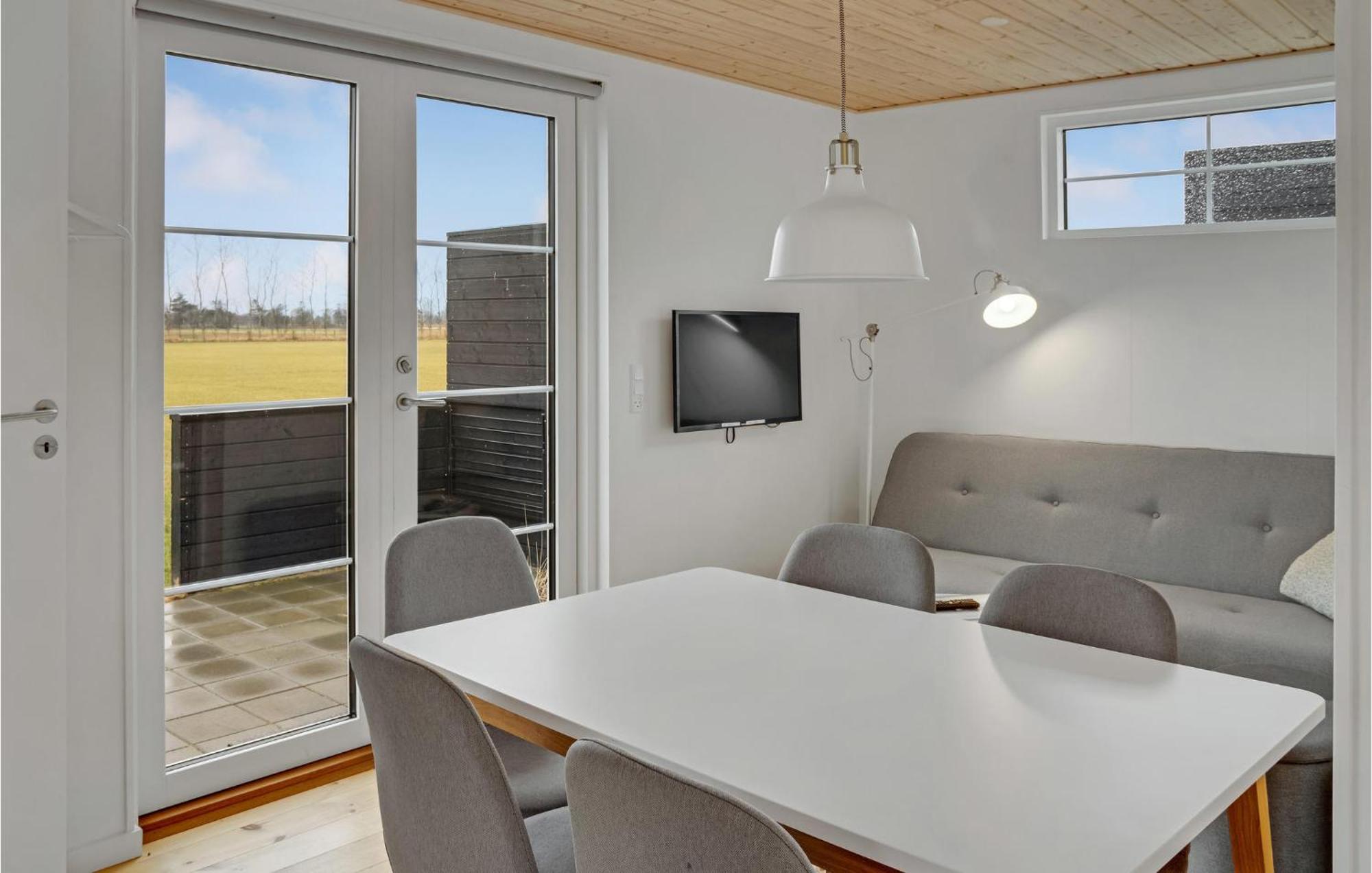 2 Bedroom Gorgeous Apartment In Vaeggerlose Boto By Экстерьер фото